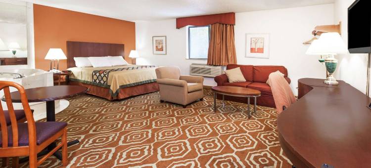 斯特灵海茨-底特律地区速8酒店(Super 8 by Wyndham Sterling Heights/Detroit Area)图片