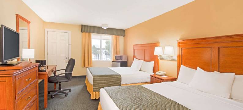 费拉格尔斯塔夫东温德姆华美达酒店(Ramada by Wyndham Flagstaff East)图片