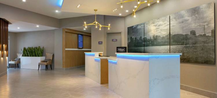 蒙特利尔机场希尔顿大使套房酒店(Embassy Suites by Hilton Montreal Airport)图片
