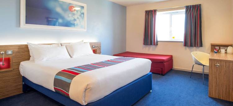 旅屋酒店-比斯特切尔威尔谷M40(Travelodge Bicester Cherwell Valley M40)图片