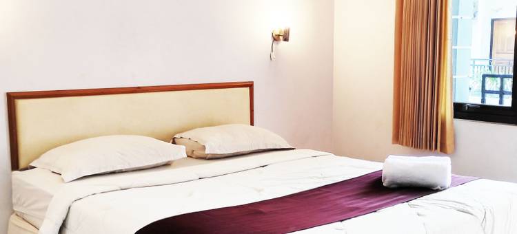 Hotel Salma Syariah Mitra RedDoorz Near Terminal Baru Kediri图片