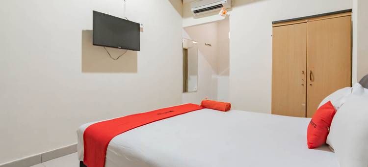 红多兹酒店-巴厘巴板帕萨尔克兰达桑(RedDoorz Near Pasar Klandasan Balikpapan)图片