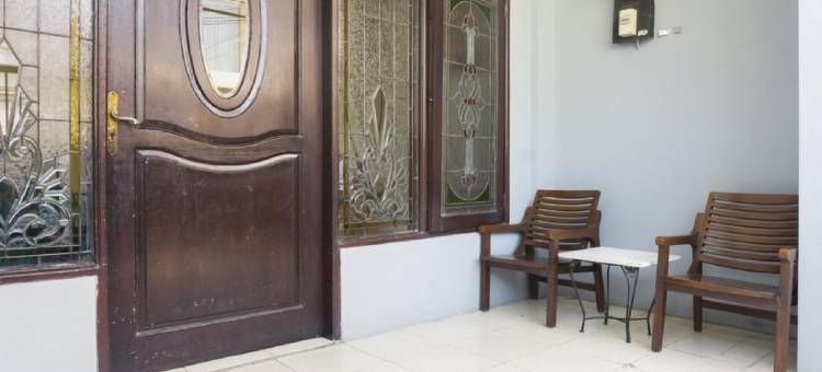 红多兹酒店-近威达曼陀罗大学(RedDoorz Near Widya Mandala University)图片