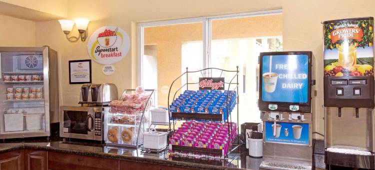 戴尼亚-劳德代尔堡机场温德姆速8酒店(Super 8 by Wyndham Dania/Fort Lauderdale Arpt)图片