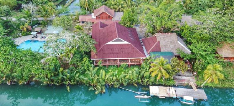 罗伯茨河度假村(Loboc River Resort)图片