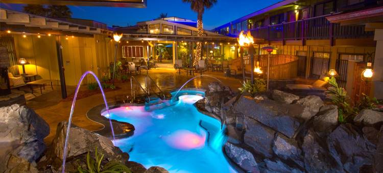 洪堡湾贝斯特韦斯特优质酒店(Best Western Plus Humboldt Bay Inn)图片