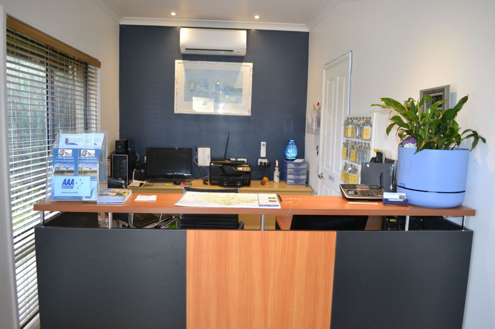 Seaview Motel & Apartments Over view