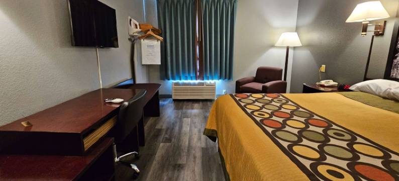 印第安纳克罗弗戴尔温德姆速 8 酒店(Super 8 by Wyndham Cloverdale IN)图片