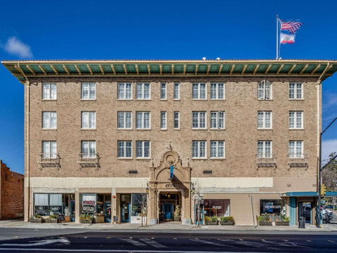 佩塔卢马酒店 - 希尔顿启缤精选酒店