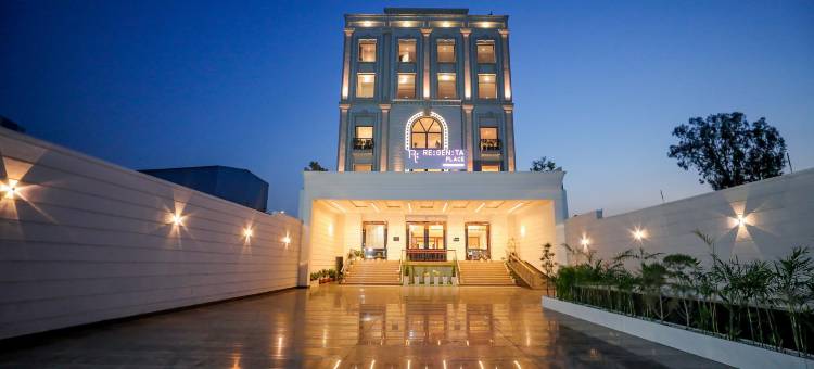 由皇家兰花酒店有限公司经营的雷杰塔普哈瓦拉酒店(Regenta Place Phagwara by Royal Orchid Hotels Limited)图片