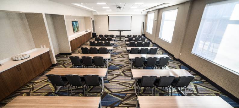 西埃德蒙顿Candlewood Suites-购物中心区(Candlewood Suites WEST EDMONTON - MALL AREA by IHG)图片