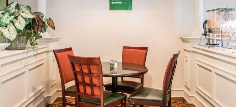 麦卡莱斯特舒适套房酒店(Comfort Suites McAlester)图片