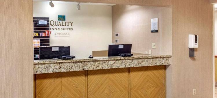 罗利达勒姆机场凯艺套房酒店(Quality Inn & Suites Raleigh Durham Airport)图片