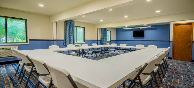 滑铁卢温德姆戴斯套房酒店(Days Inn & Suites by Wyndham Waterloo)图片