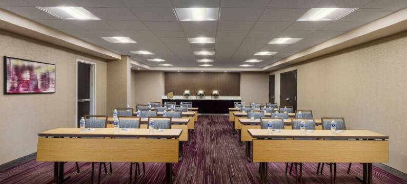 萨利纳斯蒙特利万豪万怡酒店(Courtyard Salinas Monterey)图片