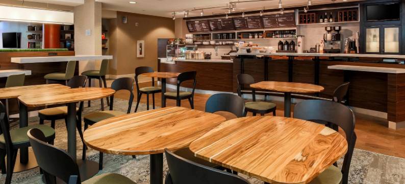 波托马克米尔斯伍德布里奇万怡酒店(Courtyard Potomac Mills Woodbridge)图片