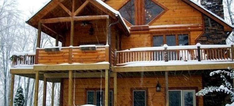 莱克城豪华(热水浴缸、私人船位、绝美山景)木屋，可住10人(Luxury Lake Chalet Hot Tub Private Boat Slip  Amazing Mountain View’s Sleeps 10)图片