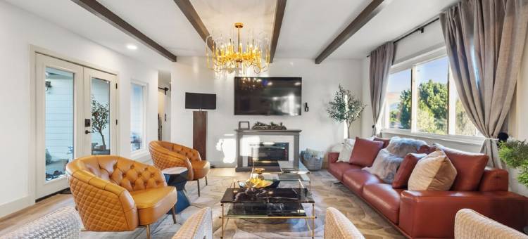 螺旋山和市中心雅致泳池度假别墅！(Elegant Pool Villa In Mount Helix, close to DT!)图片