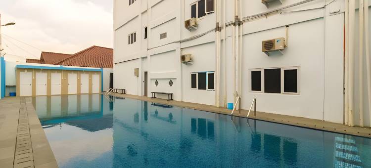 红多兹Plus酒店-近巨港埃肯购物中心2号(RedDoorz Plus Near Palembang Icon Mall 2)图片