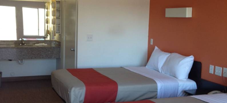 德克萨斯大草原城 - 六旗大道附近 6 号汽车旅馆(Motel 6 Grand Prairie, TX - Near Six Flags Drive)图片