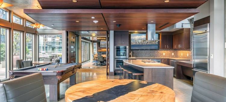 Panoramic City Views and Luxury Amenities - Stylish Urban Retreat图片