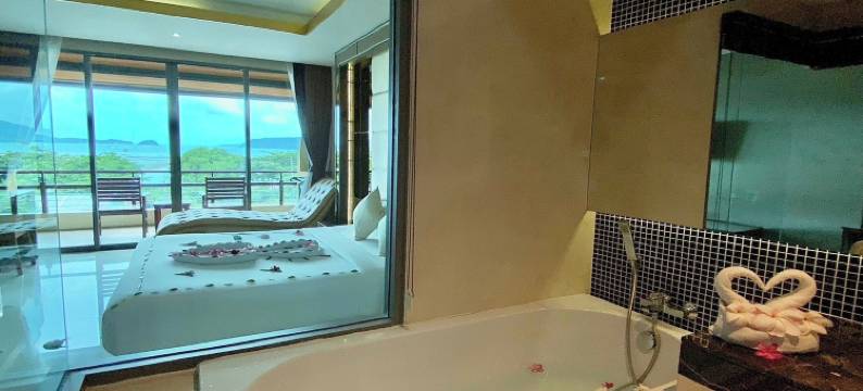 普吉岛阿夸度假村 - 靠近海滩和查龙码头(Aqua Resort Phuket - Near Beach and Chalong Pier)图片