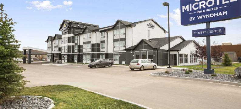 布莱克法尔德-雷德迪尔北麦客达套房酒店(Microtel Inn & Suites by Wyndham Blackfalds Red Deer North)图片