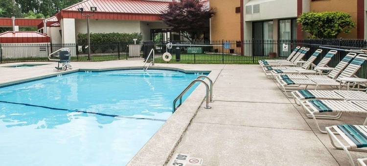 堪萨斯城I-435北凯艺套房酒店-近体育场(Quality Inn & Suites Kansas City I-435N Near Sports Complex)图片