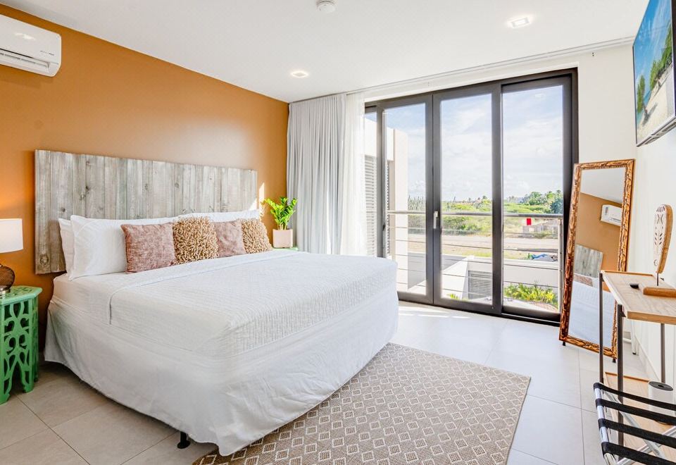 Endless Summer in Catalina Beach. Walking distance to snorkeling with turtles. Hotel Overview