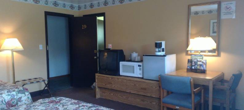 默瑟-格罗夫市科洛尼酒店(Colonial Inn Mercer-Grove City)图片