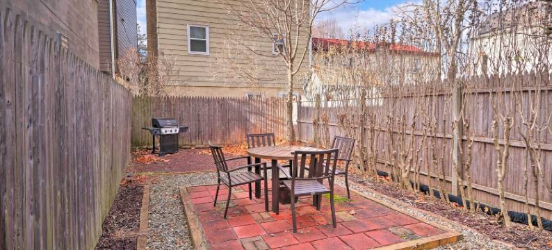 舒适的兰伯特维尔住宅在市中心的心脏地带！(Cozy Lambertville Abode in the Heart of Downtown!)图片