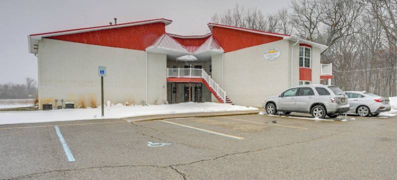 位于萨吉诺湾水滨附近的鸽子工作室!(Pigeon Studio, Close to Saginaw Bay Waterfront!)图片