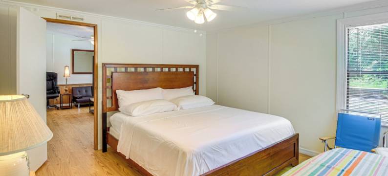 新月城之家配有木炭烧烤架：靠近三个湖泊(Crescent City Home w/ Charcoal Grill: Near 3 Lakes)图片