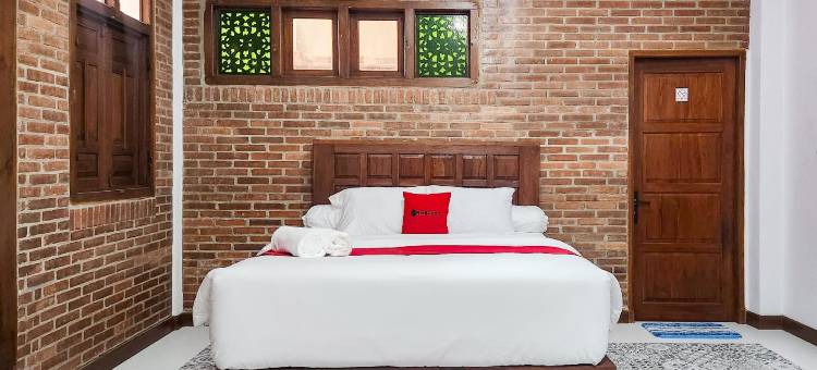 RedDoorz near Stasiun Sragen图片