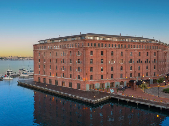 亨德森码头旅馆-阿桑德连锁酒店