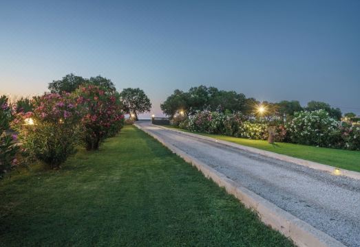 Villa Six Stars is a beachfront villa in Chania, on the island of Crete.Hotel Overview