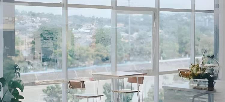 三宝垄图古穆达前一精品酒店(Front One Boutique Tugu Muda Semarang)图片