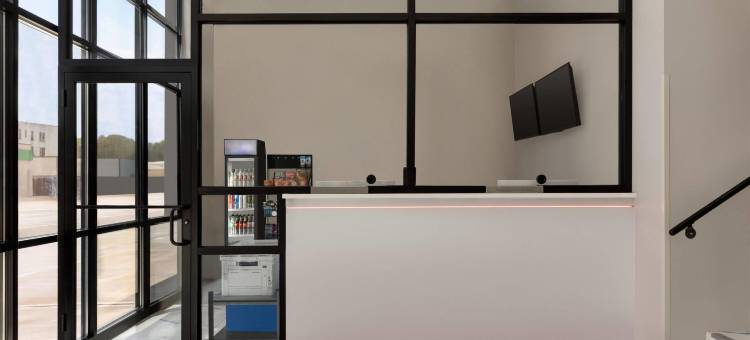 温德姆华美达布鲁克林帝国大道酒店(Ramada by Wyndham Brooklyn Empire Blvd)图片