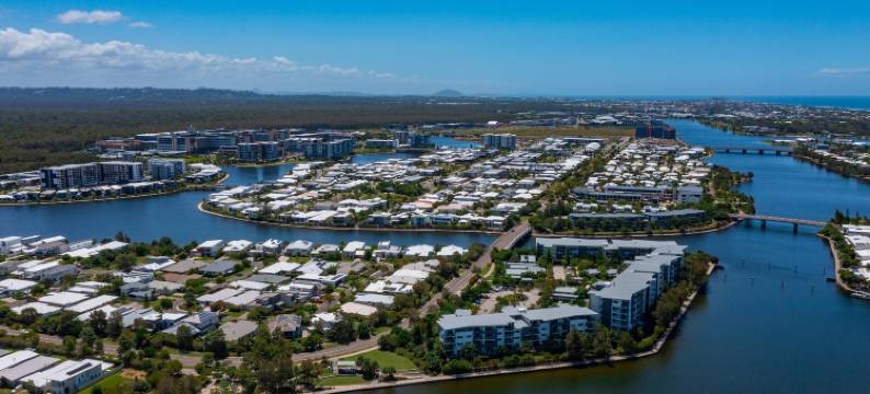 半岛上的布罗德沃特和咸水(Broadwater on the Peninsula)图片