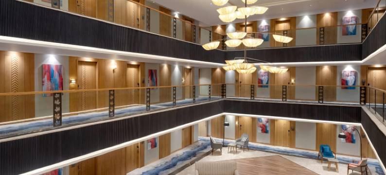 温德姆华美达安可拉杰巴格斯里纳格酒店(Ramada Encore by Wyndham Rajbagh Srinagar)图片