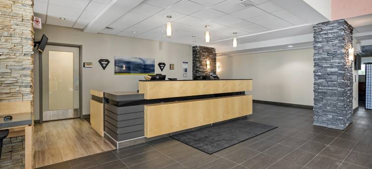 贝斯特韦斯特优质机场优质酒店(Best Western Plus Airport Inn  Suites)图片