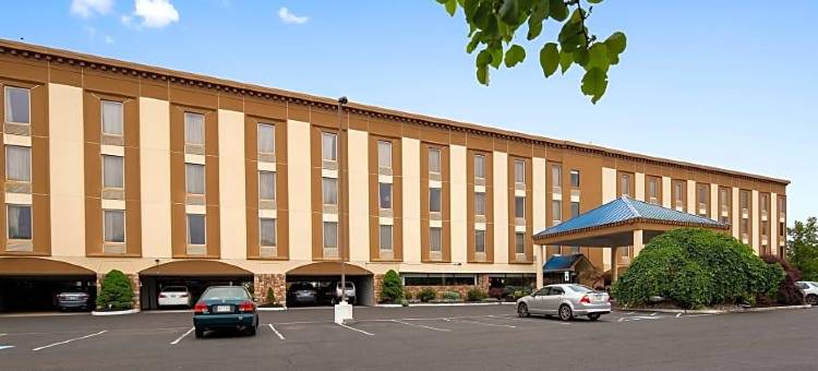 华盛顿堡贝斯特韦斯特酒店(Best Western Fort Washington Inn)图片
