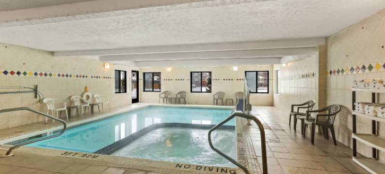 特拉弗斯城品质旅馆(Quality Inn Traverse City)图片