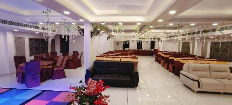 Super Townhouse Shaheed Path Near Ambedkar University Formerly Kings Paradise图片