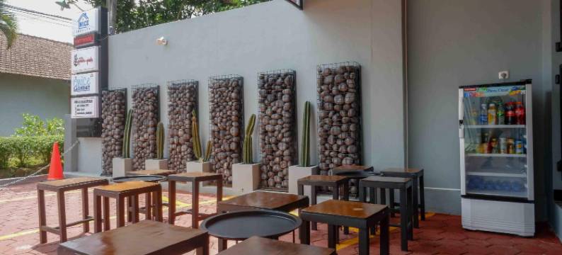 红多兹Plus酒店-近巴东库达乌迪普(RedDoorz Plus Near Patung Kuda Undip)图片