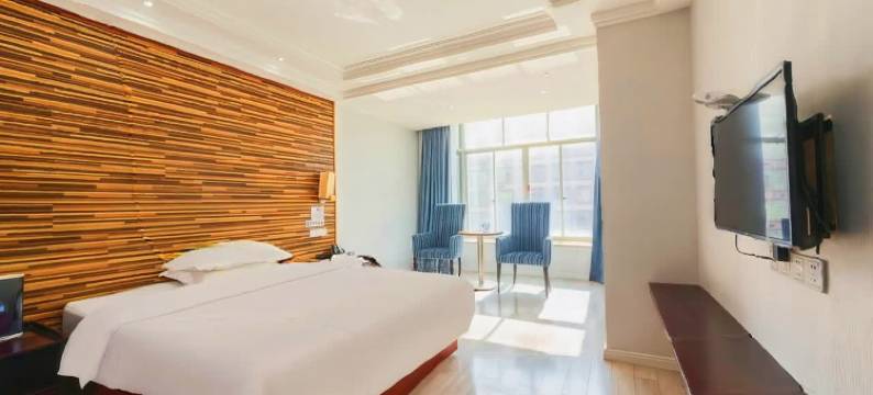 顺利假日酒店(高州市茂名大道城东车站店)图片