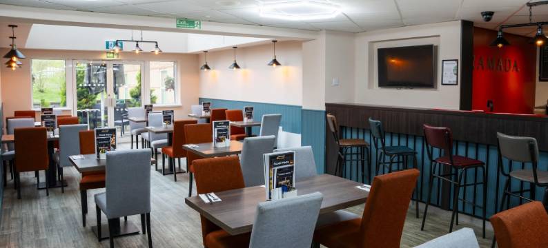 伦敦斯坦斯特德机场温德姆华美达酒店(Ramada by Wyndham London Stansted Airport)图片