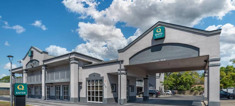 巴拿马城海滩附近凯艺套房酒店(Quality Inn & Suites Near Panama City Beach)图片