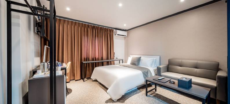 阳台酒店及怪物村(Patio Hotel & Monster Village)图片