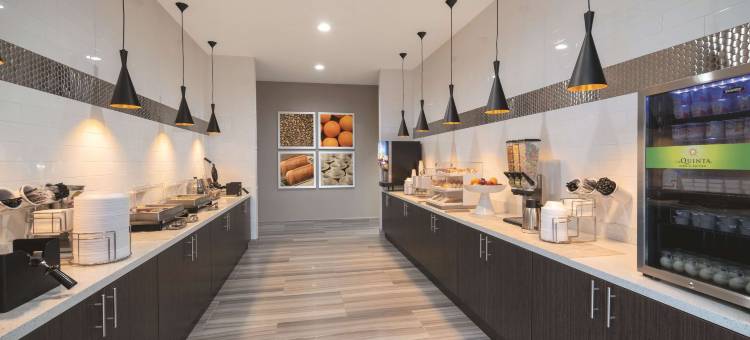 欧佩莱卡奥本拉昆塔温德姆套房酒店(La Quinta Inn & Suites by Wyndham Opelika Auburn)图片